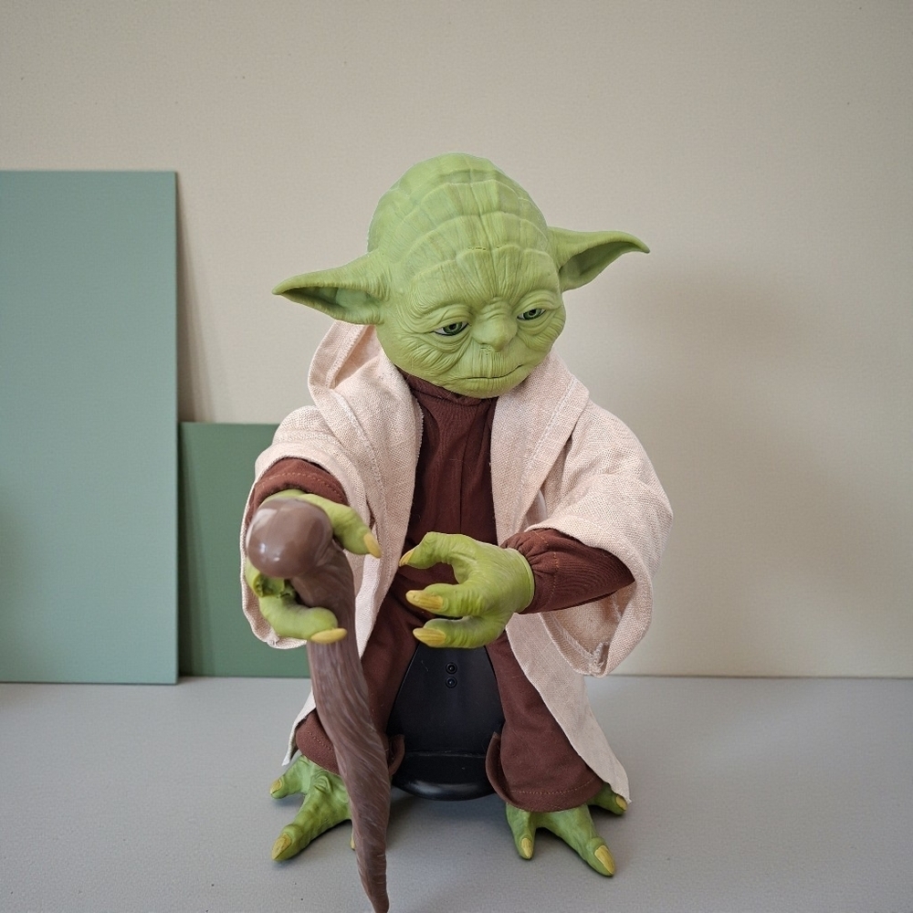 Interactive Animated Yoda Talking & Moving Star Wars Figure 16"